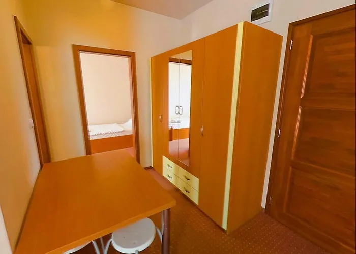 Beach Hotel 호텔 3*