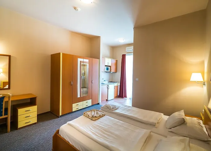 Beach Hotel 3* 시오포크